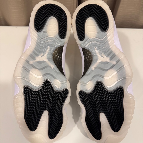 Air Jordan Retro 11 (Mens sz 11) - Picture 6 of 10